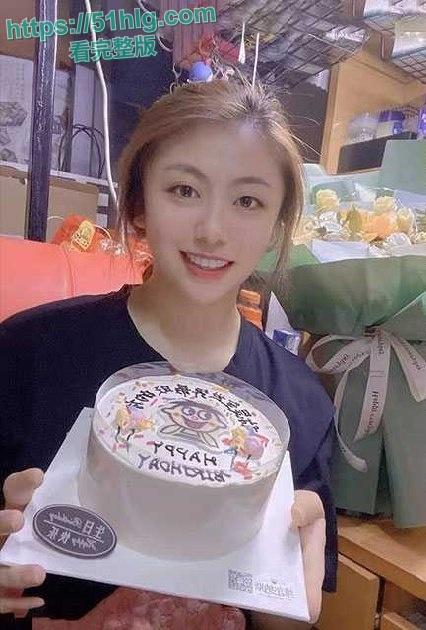 【天津市】滨海新区28岁美艳公务员与领导偷情视频外泄,露脸深情舔屌,官场闺秀床上淫荡-1