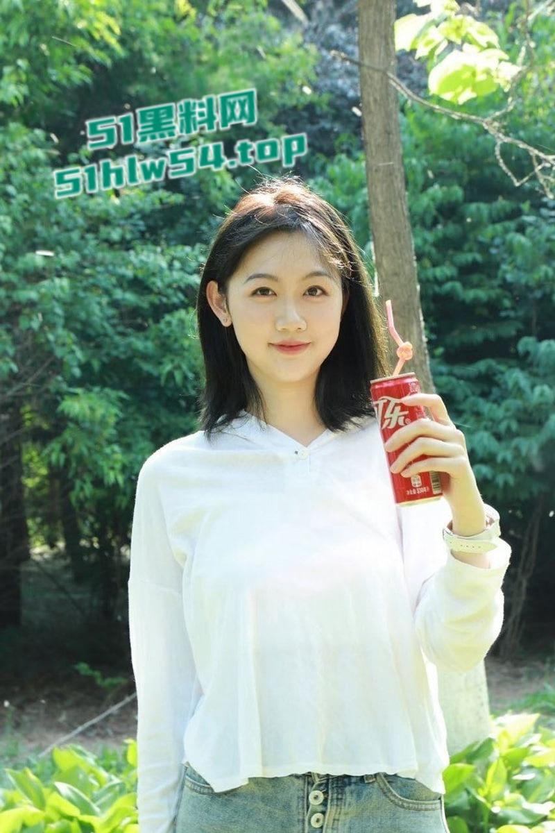 深度体验探探约炮到高中同班同学，当年的清纯班花女神沦为骚母狗，车震吃鸡反差刺激感十足！-2