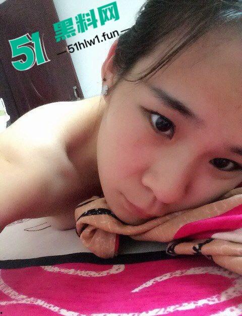 河北涵众高铁培训中心的女导师，平时教导学生高铁礼仪私下却是纯欲母狗，床照私密视频曝光。-5