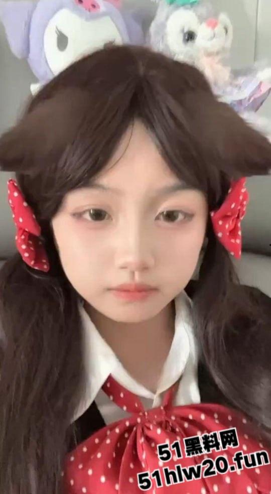 湖南株洲19岁大学生【刘怡婷】反差乖乖女是如何调教成一个淫娃，学生嫩妹中的极度反差！-8