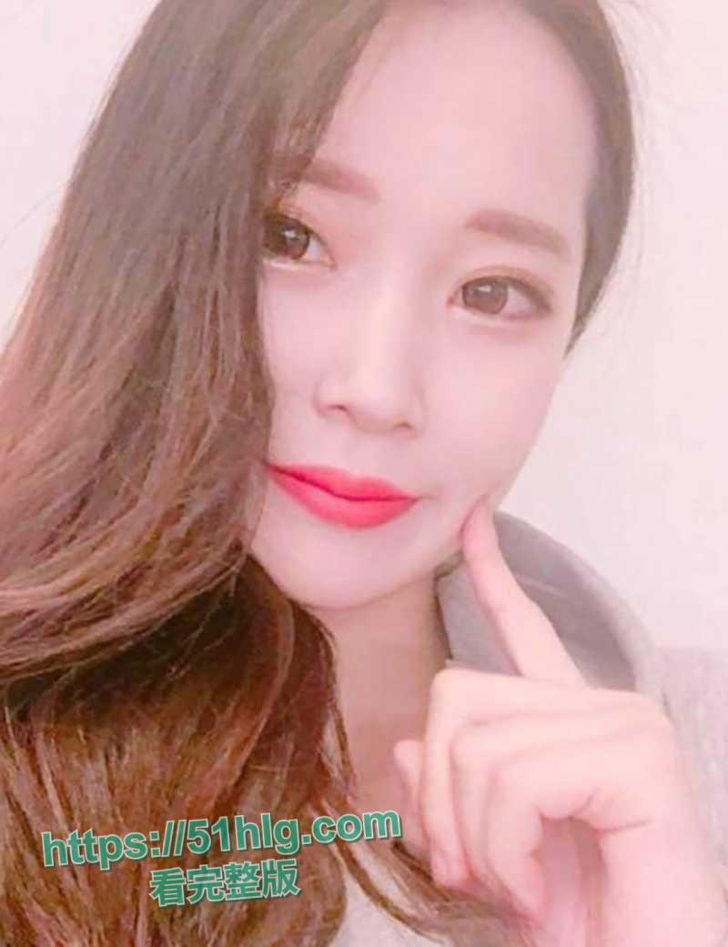 【杭州】美丽女大学生【张雅】的金主调教之路！吸精母狗口爆吞精，惨遭鞭打带狗链，榨精狂暴惨不忍睹-1