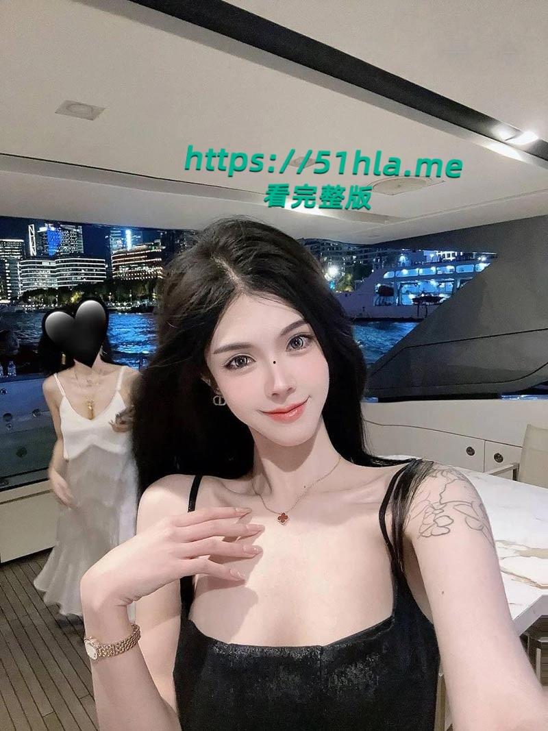 顶级名媛【黄丽娜】性爱视频黑丝渔网套装,包裹曼妙肉体花式体位做爱上演动作大片!-4