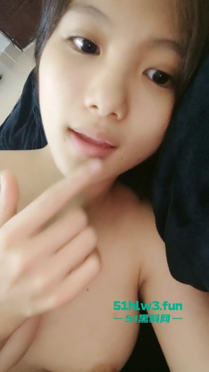 天津理工大学学生妹【王玫雨】校外租房色情直播,自慰抠穴全过程被录屏曝光!-5