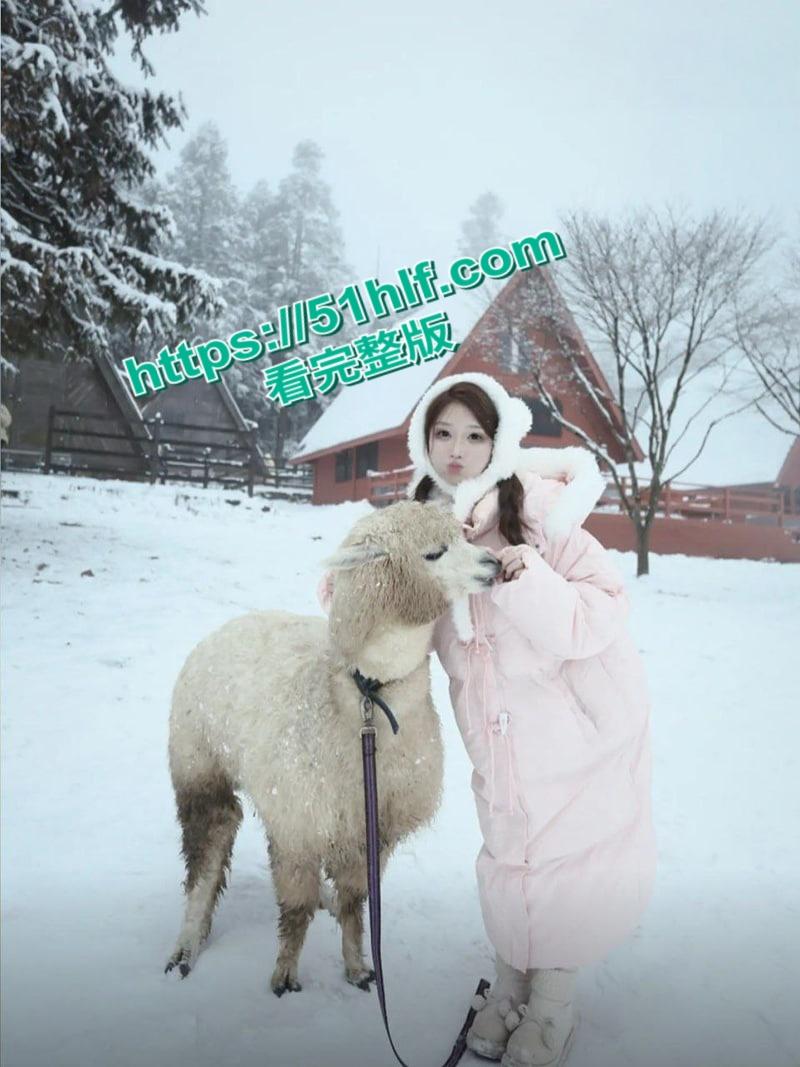 美术学院高颜值女大学生【江晓晓】不雅视频流出,多种情趣内衣大秀诱人胴体,高超口技榨取金主精华!-3