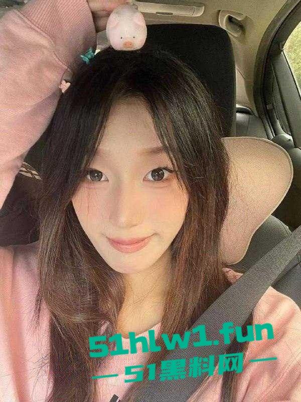 独家曝光！郑州职业技术学院【马玲玲】高颜值女校花，身穿情趣套装约炮视频。-7