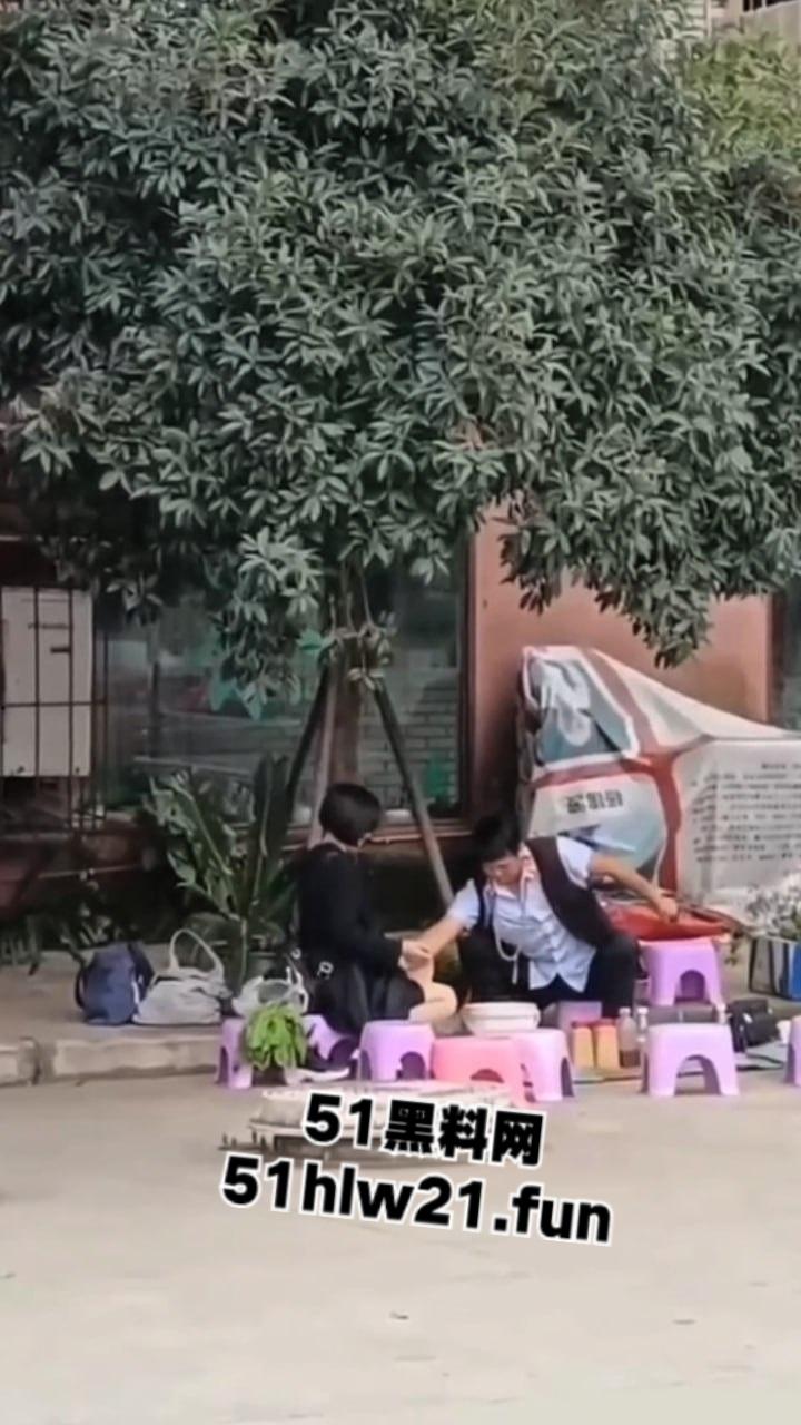 江湖骗子命理大师，当街算命还上手掏女客户裤裆摸逼，起身做法摸奶揉捏这都能骗人呢！-2