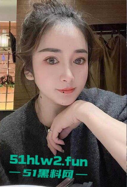 青岛【王婧岚】白天是服装店老板娘，晚上是炮友的母狗，偷情被操到淫穴黑亮，拍片上传彻底社死！-8