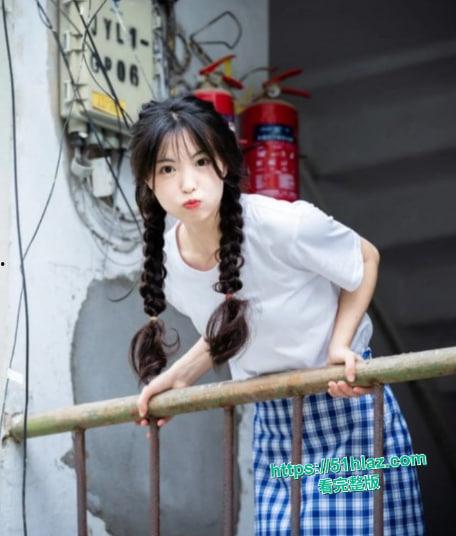 推特超级可爱的呆萌萝莉 兔牙蛇蛇 跟金主爸爸做爱视频流出比较经典的大鸡巴疯狂的中出颜射了一脸-3