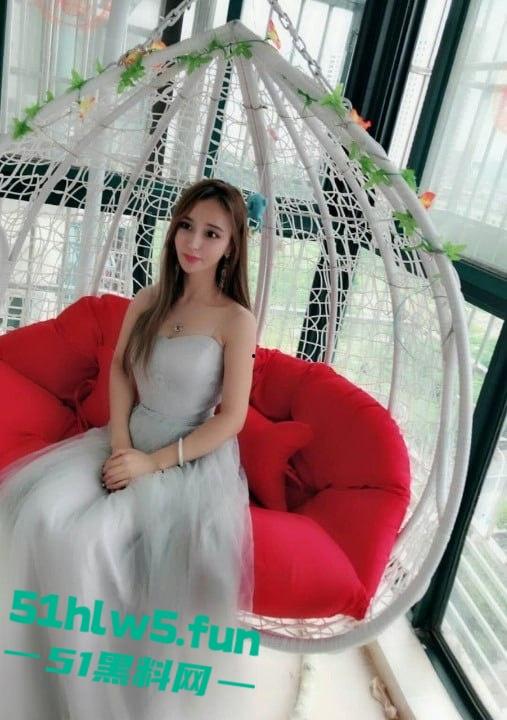 抖音火山版擦边网红【薇薇】被前任曝光做爱视频私信瞬间爆火,各路老色批砸钱约操。-5