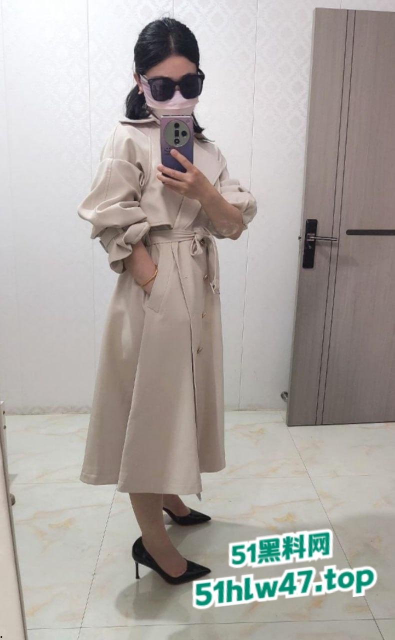 极品少妇寂寞野外露出直播，公共座椅成自慰椅双腿大张插到喷水！-6