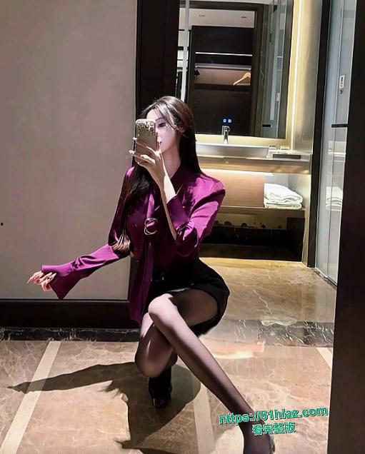 武汉小杨哥最新女主小爱合集流出 颜值爆表身材炸裂 从大胆露出到骑乘激情 再到KTV车震口活 场景花样百出-1