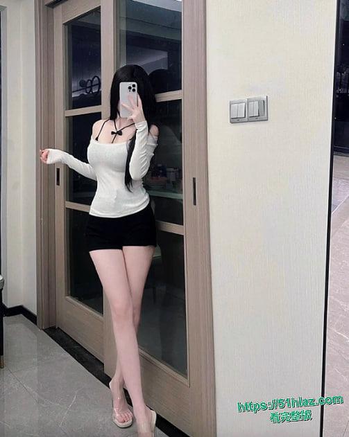 武汉小杨哥最新女主小爱合集流出 颜值爆表身材炸裂 从大胆露出到骑乘激情 再到KTV车震口活 场景花样百出-2