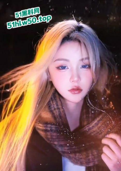 抖音2000W粉丝大咖网红【刀小刀】欠钱不还,还怂恿粉丝到别人店里拉屎,警察从公寓带走画面曝光!-4