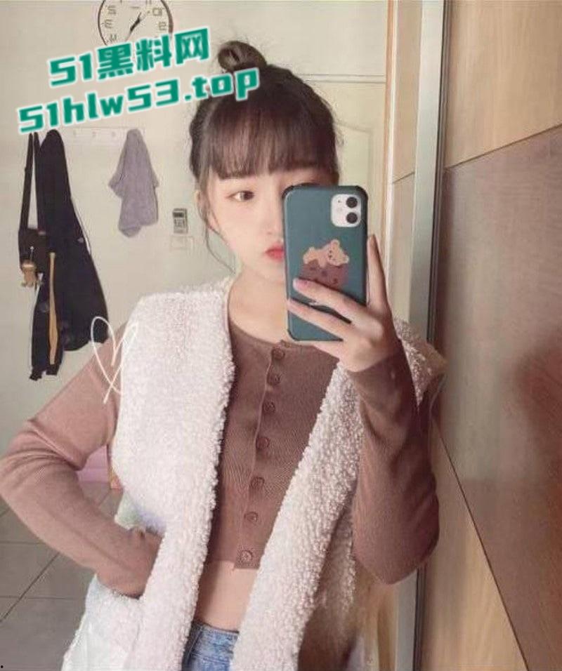 湖南郴州保险公司业务员【叶婉莹】冲业绩甘愿被客户潜规则,肥臀坐屌爽到呻吟不断!-1