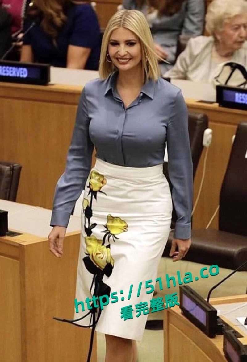 瓜友恶搞特朗普，爱女【伊万卡】AI换脸情色视频超逼真，化身孕妇穴口大开，摇身一变巨乳美女掰逼自慰！-3