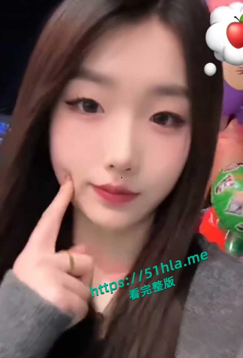 北京气质美女【刘媛媛】为钱甘当小三，露脸口交反差淫骚穿开档黑丝被金主爆操！-2