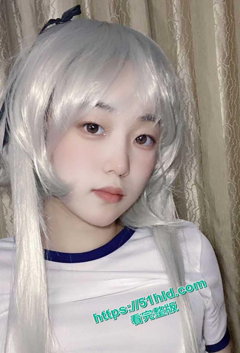 青岛女大学生【陈诗莹】网调视频流出，清纯少女变沦为金主母狗，揉奶裸聊假屌自慰边揉阴蒂边浪叫！-3