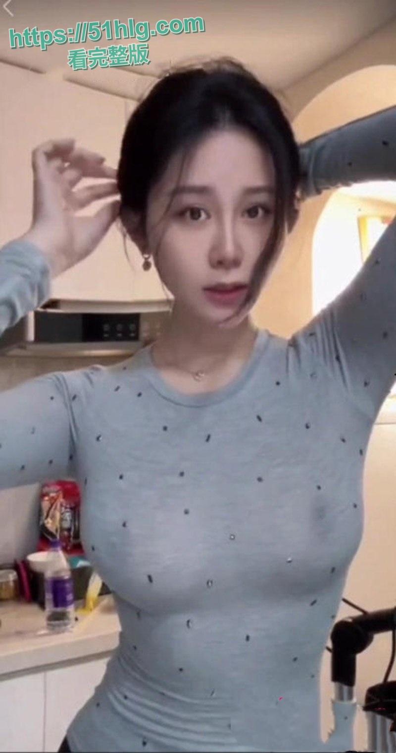 【浙江】健身教练【Monica】咸鱼卖货内卷升级!真空卖衣乳头若隐若现,巨乳蜂腰尽显淫荡本色-1