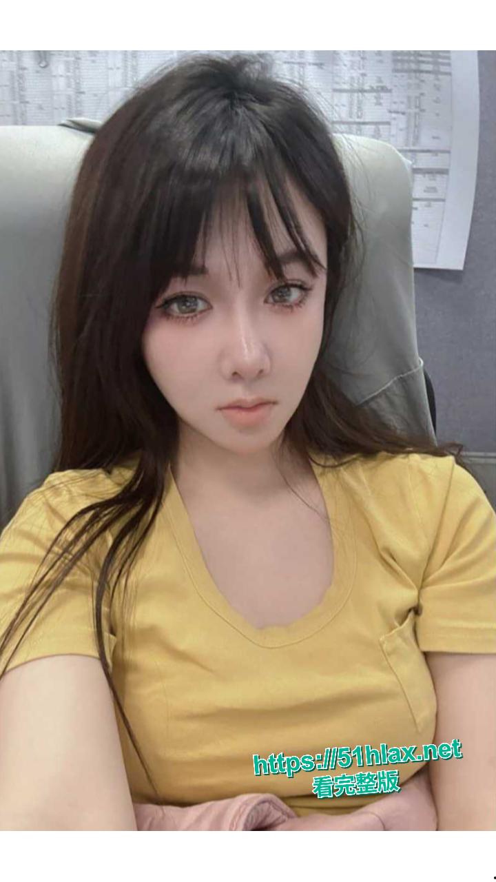 杭州公司极品女同事被瓜友拿下 脱光床上秒变荡妇 被大肉棒征服 完美露脸!-1