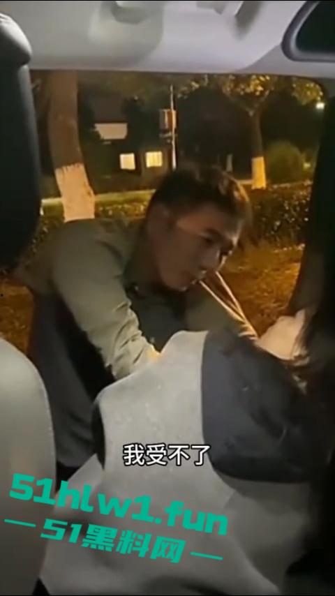 解说版女子抓奸后，让网约车师傅拍摄男女吵架引起热议，百万存款的足浴妹绿了自己丈夫10年。-5