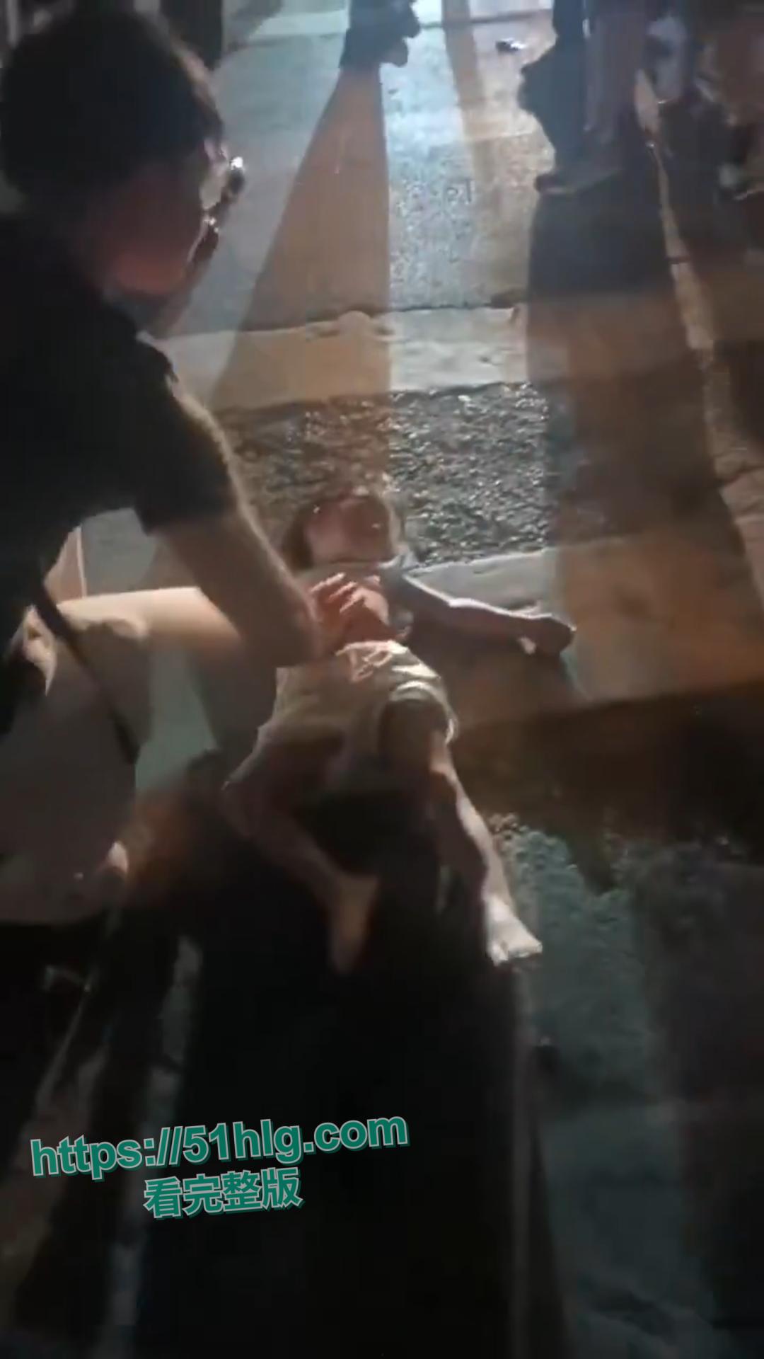 【广州海珠区】惨烈车祸现场,6人受伤孩童遭殃:现场一片狼藉惨不忍睹-2