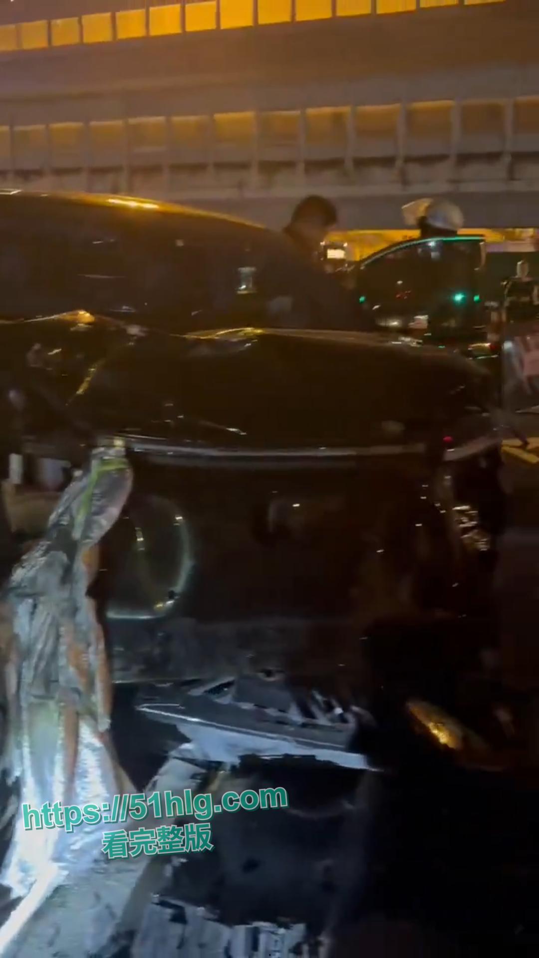 【广州海珠区】惨烈车祸现场,6人受伤孩童遭殃:现场一片狼藉惨不忍睹-9