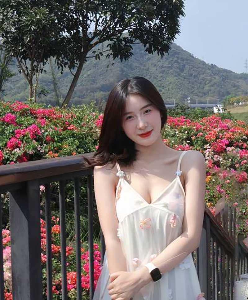 抖音网红侯飞飞被榜一大哥曝光流出 跟大哥裸聊约炮,肥臀大奶骚穴 骚气撩动金主每一根神经-2