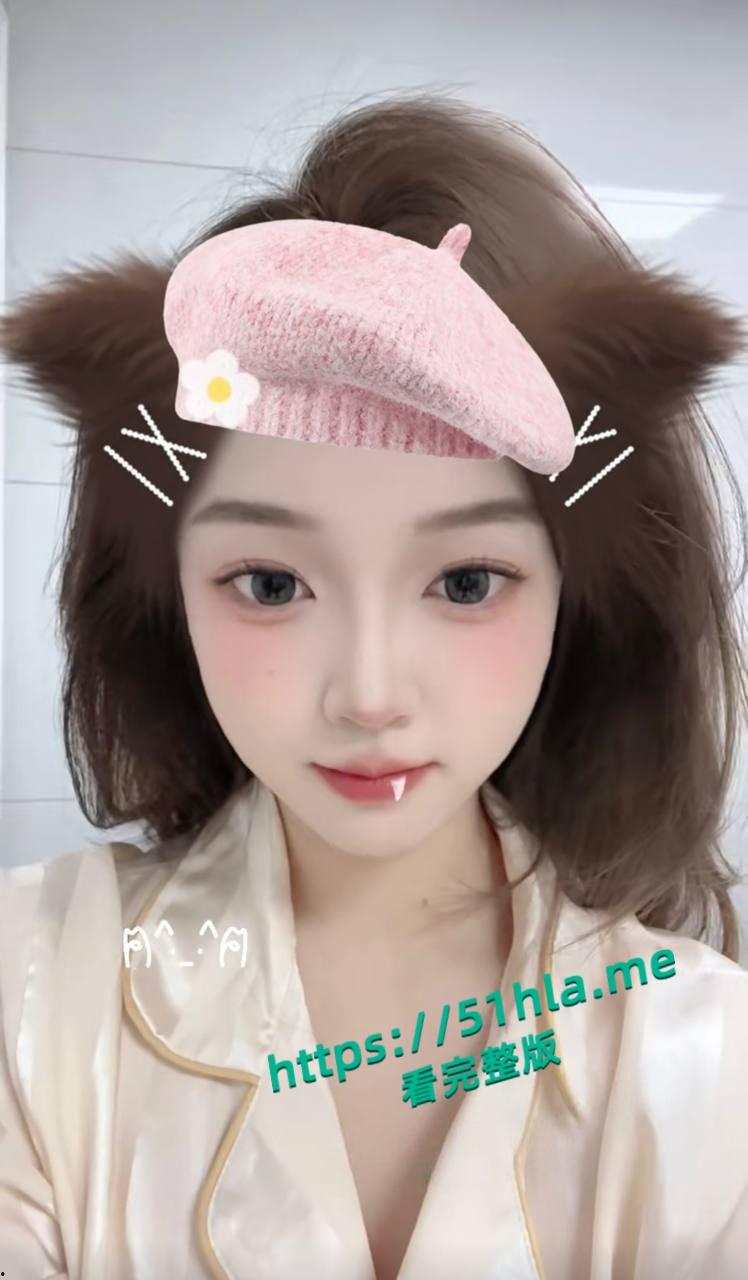 达州市可爱大胸嫩妹,镜前激情口交吞精射出后,骚货摆弄身姿不忘对镜头媚眼挑逗,画面香艳至极!-5