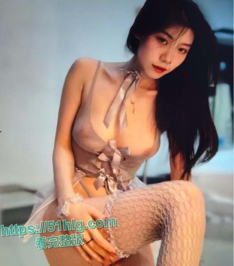 【景德镇】【刘晓丽】的私密视频流出！穿着黑色情趣套装与炮友忘情翻云覆雨，各种姿势玩转不停，骚气逼人-7