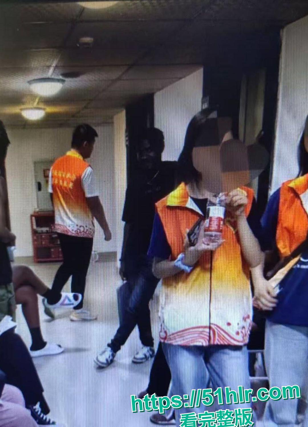 悲哀!重庆理工大学两江 6 栋女生宿舍安排的30多名黑人留学生在楼道强奸一名女同学!-5