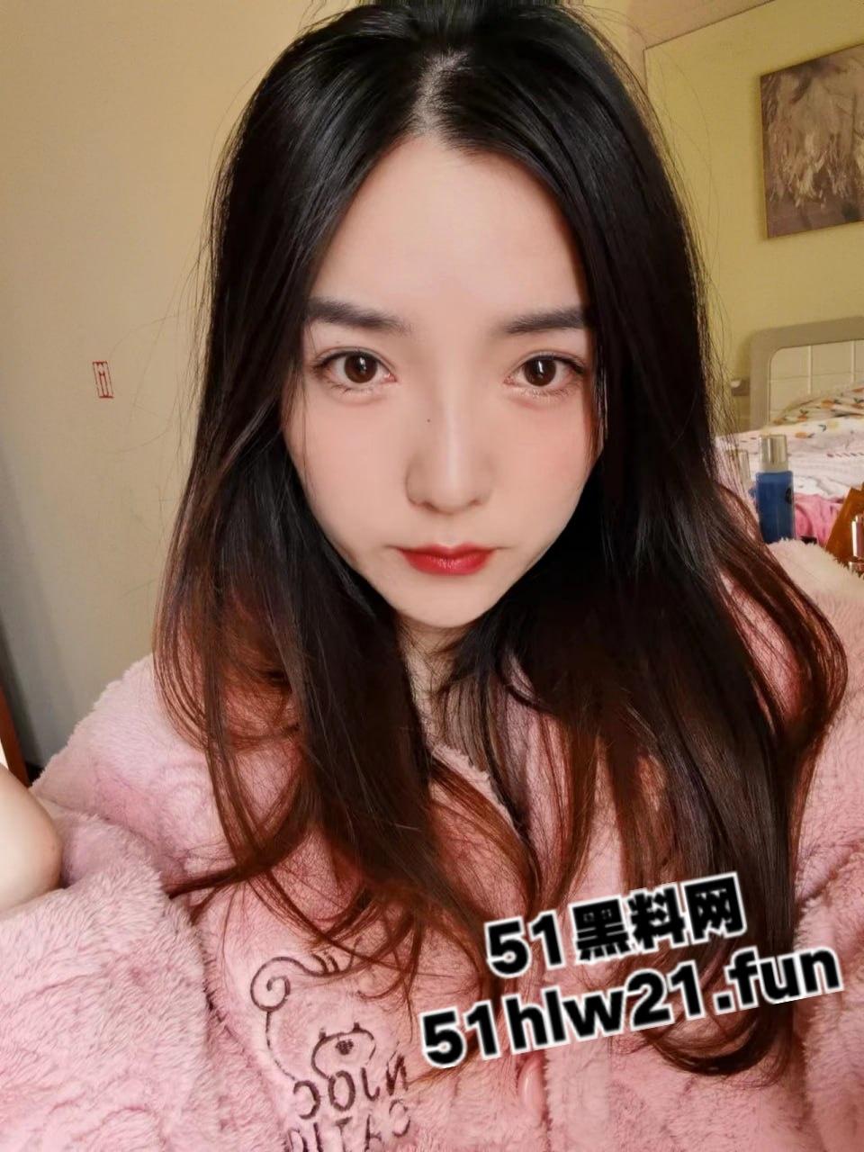 抖音同城女主播娜娜，高颜值微胖尤物大奶，一个跑车就被拿下扛腿爆操各种抽插。-6