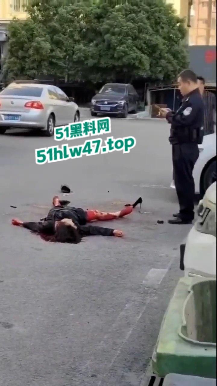 景德镇梨树园北苑老板娘欠钱被砍死视频，女老板欠钱不给还侮辱老实人遭对方乱刀砍死。-6
