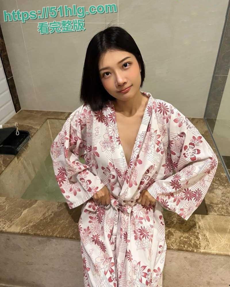 【天津】极品少妇【童杏丽】背着老公与男闺蜜旅游 白天欣赏美食美景 晚上欣赏人妻浪荡淫态 你还相信有纯友谊吗?-7