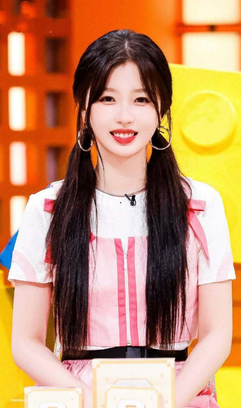 当红女星【虞书欣】性丑闻震撼揭晓！全民女神沦为小鲜肉陪睡女星！性爱视频外泄引爆争议-14