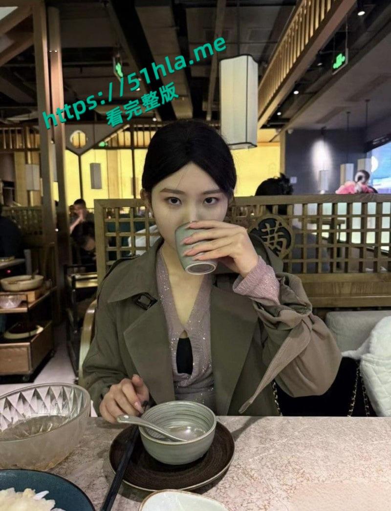 江苏淮安护理职业学校【秦雅琪】痴迷网恋撩骚,惨遭炮友曝光不雅私拍,肥臀美乳娇艳欲滴!-1