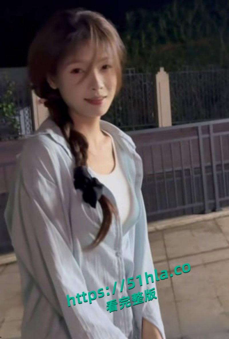 抖音47万粉超清纯网红【钟无艳】定制私拍曝光,身穿JK猛插粉穴,淫水喷溅场面激情炸裂!-8