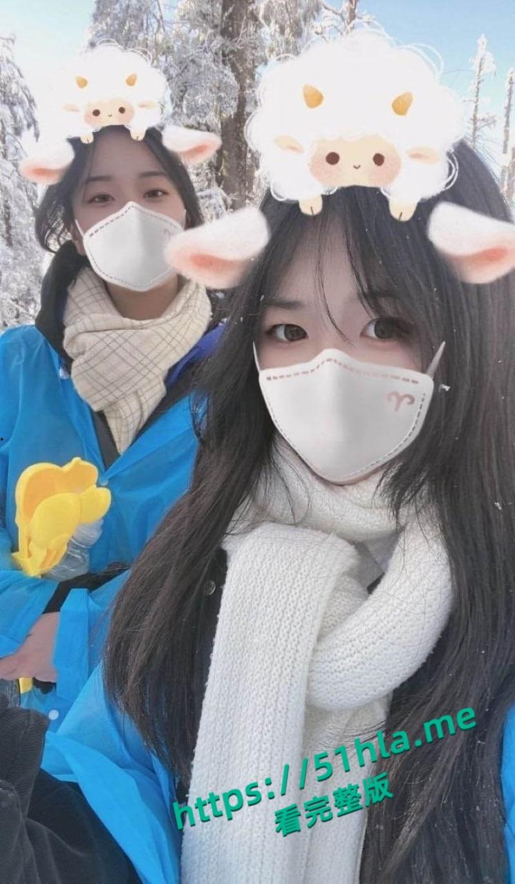 约炮大神调教四川绵阳【刘新欣】车内边聊边抠穴，从口交到骑乘位高潮迭起液体四溅！-1