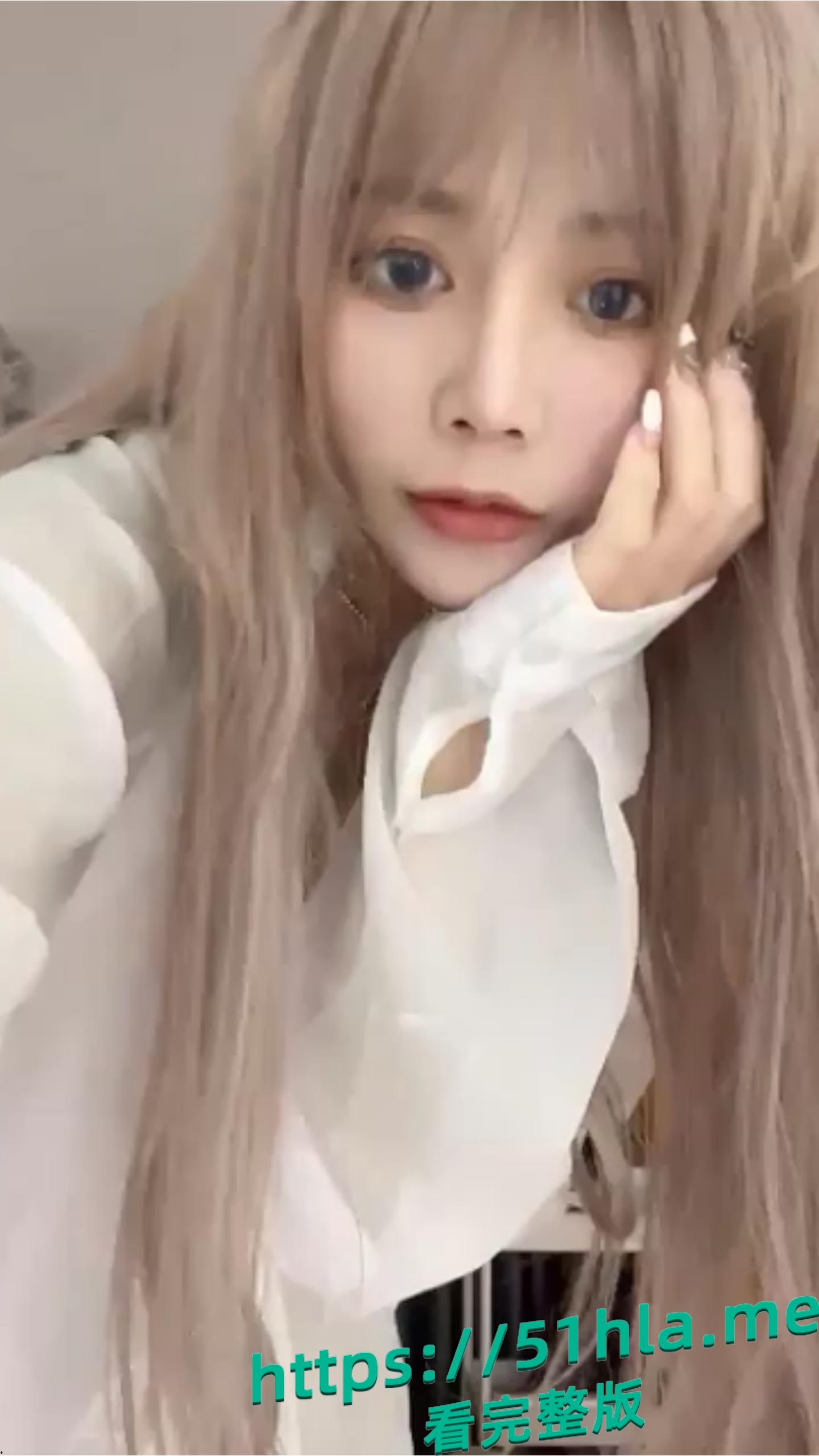 快手精神小妹樱川豆豆 便宜出售裸体自拍和自慰视频 1500就能包夜!-4