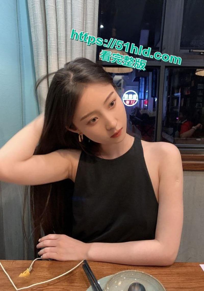 西安音乐学院【陈蓉】约炮前男友视频被现任怒爆,口交熟练技术肥臀巨乳爆辣身材,简直就是极品炮架!-3