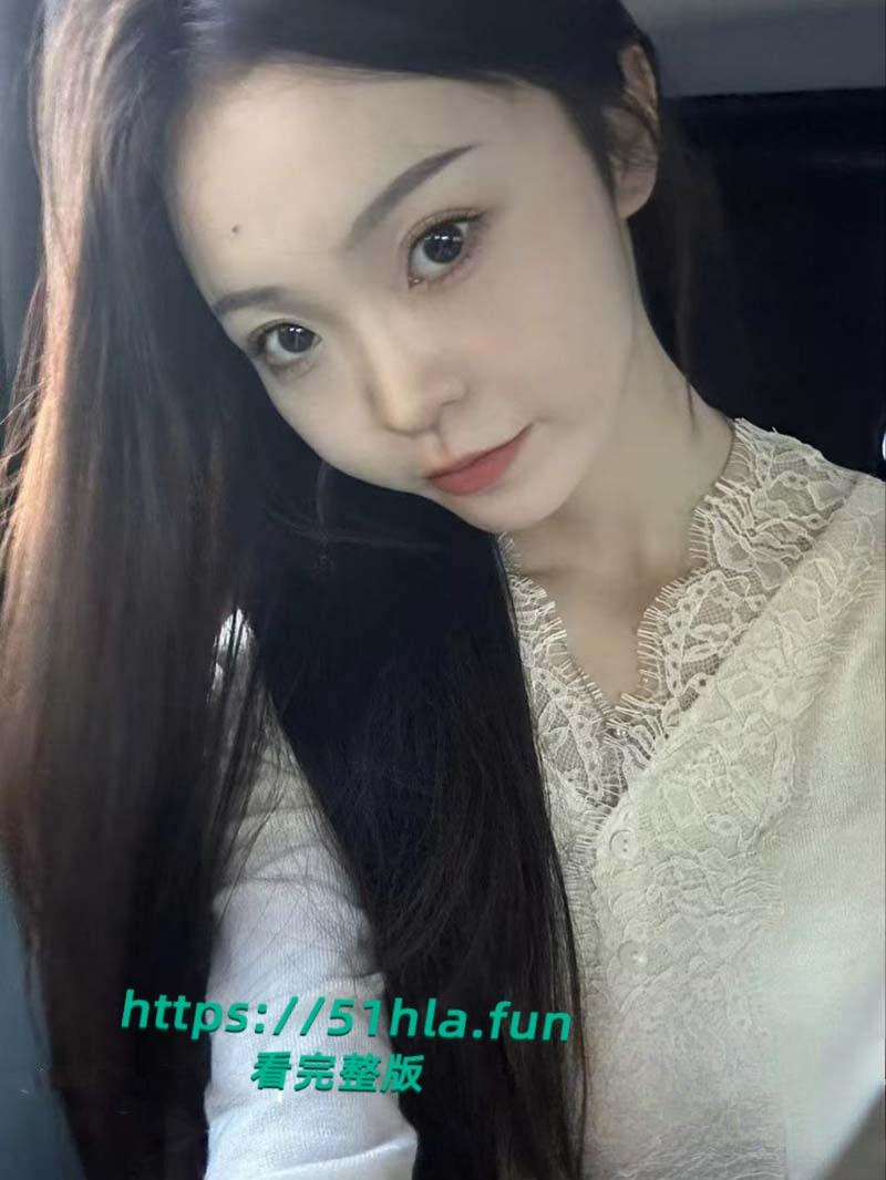 上海高颜值幼师【刘雨菲】人前女神人后贱母狗，炮友调教成精盆马桶，戴口球求草无比的反差！-1