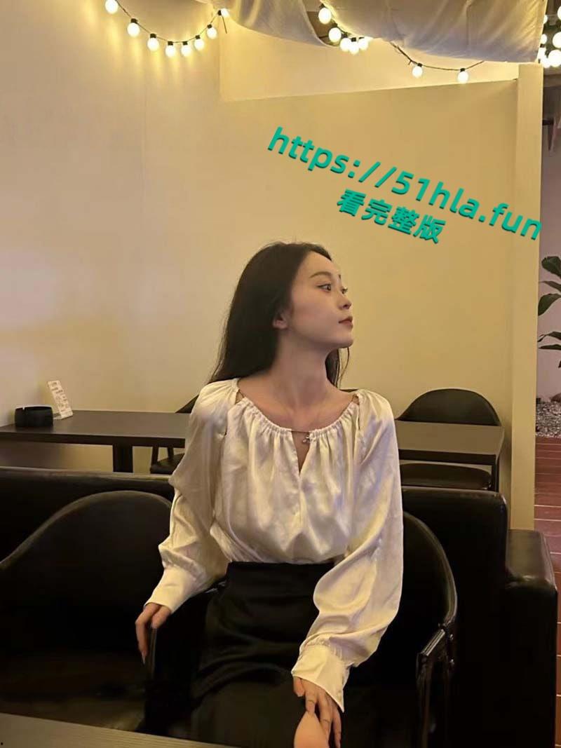 上海高颜值幼师【刘雨菲】人前女神人后贱母狗，炮友调教成精盆马桶，戴口球求草无比的反差！-2