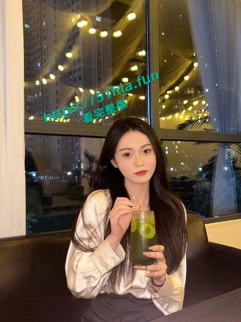 上海高颜值幼师【刘雨菲】人前女神人后贱母狗，炮友调教成精盆马桶，戴口球求草无比的反差！-3