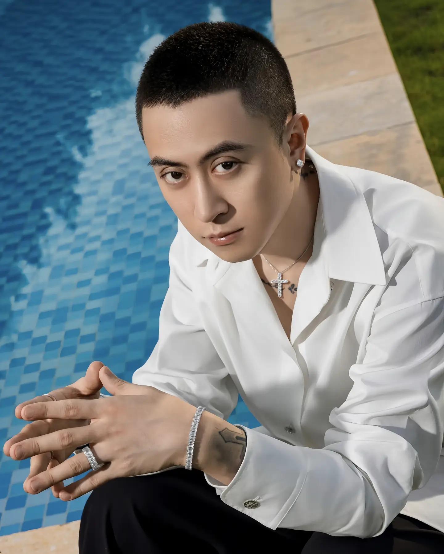 惊天大瓜！网红韦雪整容改命，设局秦奋索 9 亿分手费，如今遭前夫现任联手背刺-8