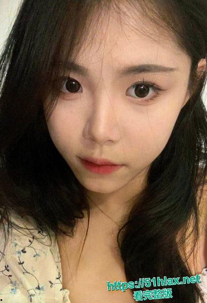 超高颜值校花颖宝被男友调教私拍泄露 可御姐可萝莉校花化身母狗 让人欲罢不能-1