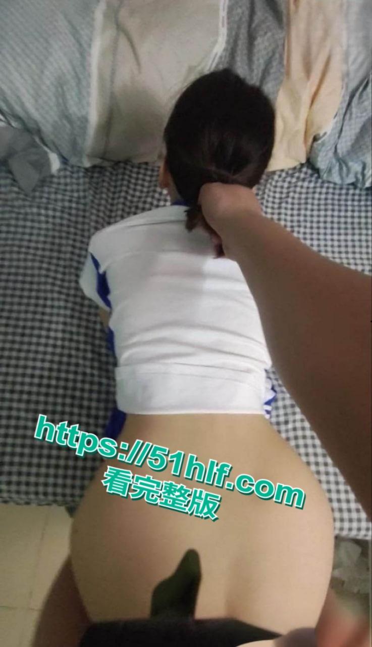 乱伦系列之小表妹，海角乱伦大神新作，萝莉表妹校服诱惑被各种姿势打桩爆操，画面淫糜反差至极！-4