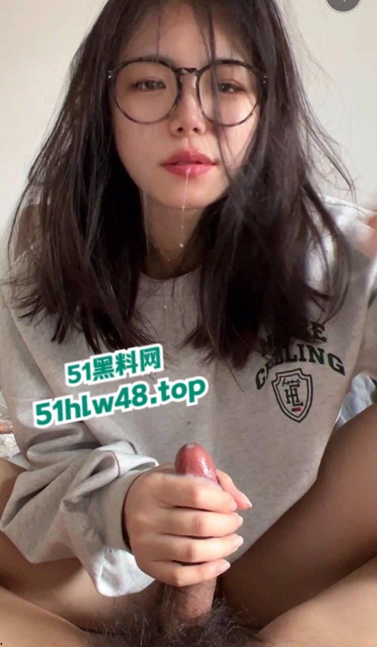 长清大学门事件,高颜值甜美学生妹,纤细高挑的黑丝AJ女被大屌体育生爆操抽插,搞得全校人尽皆知!-4