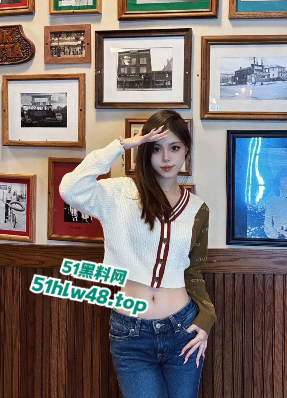 长清大学门事件,高颜值甜美学生妹,纤细高挑的黑丝AJ女被大屌体育生爆操抽插,搞得全校人尽皆知!-8