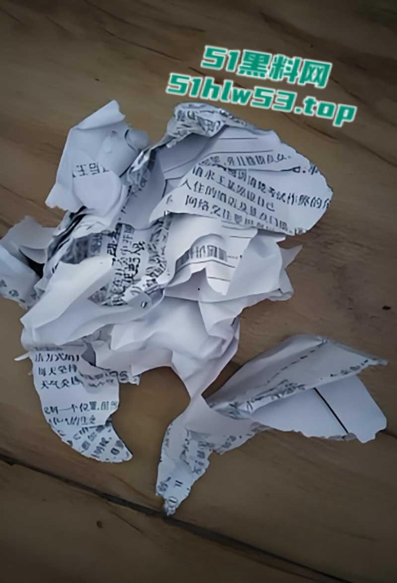 山东邹城一中高考考场,小伙因答不出题自暴自弃发狂撕毁多人试卷,监考老师都懵逼了!!!-8