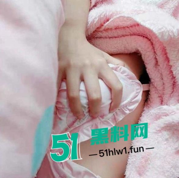 杭州商贸旅游学院双马尾小萝莉【周文娜】自拍骚照自慰视频流出,网络调教勾引金主大佬。-7