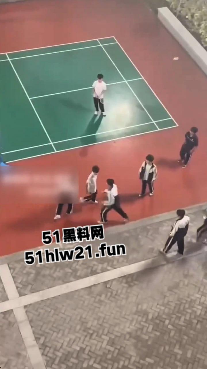 小电影情节照进现实,高中生把同学母亲给操怀孕,儿子知道后直接在学校打起来了!-6